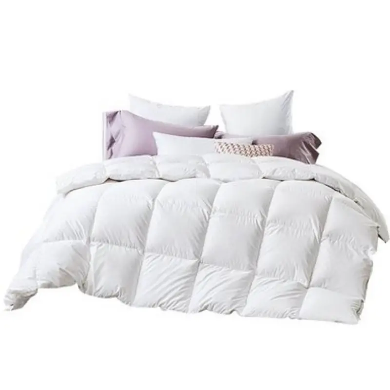 80% Goose Down All-Season Quilt – Queen Size 1