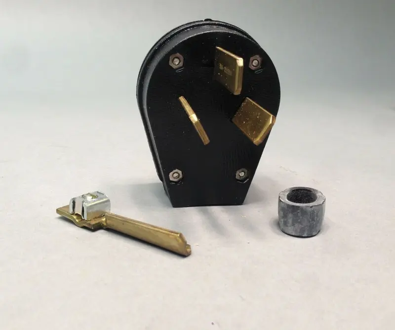 Eaton Universal Angle Plug – 30A/50A, 125/250V, 3-Pole, 3-Wire For Dryer & Range Replacement, Model S80 1